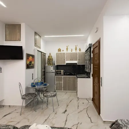 Irini Апартаменты *