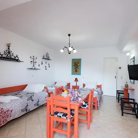 Irini Апартаменты Псароу