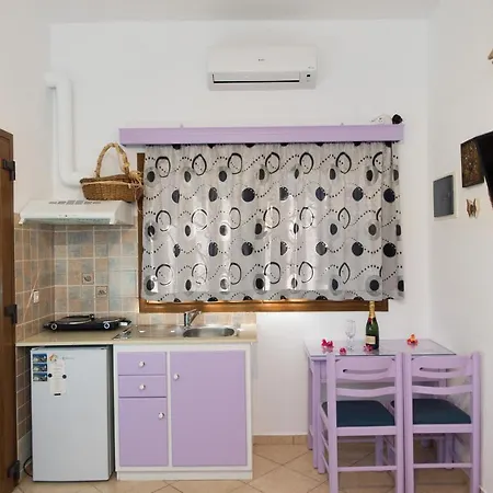 Irini Apartman *
