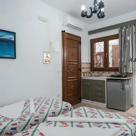 ειρήνη στούντιος *
